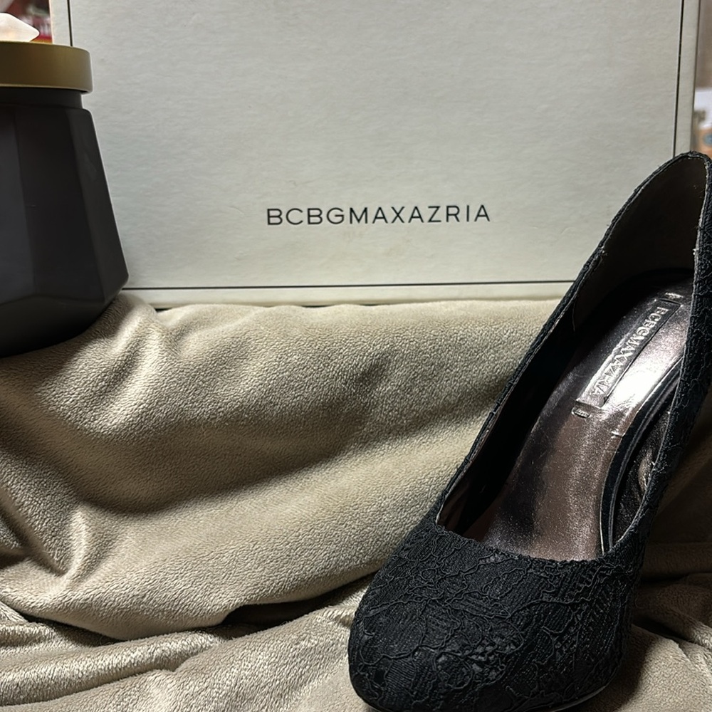 BCBGMaxazria “Ogden” Lace Pump Size 8M - Picture 4 of 5